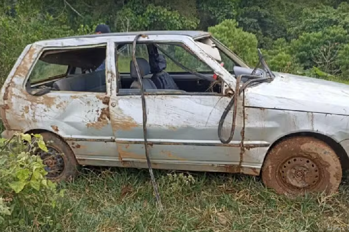 Três pessoas da mesma família morrem após carro afundar em represa em RO