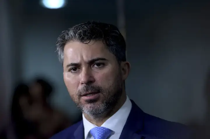 Veritá: Marcos Rogério lidera 1º turno ao governo de RO com 47,8%
